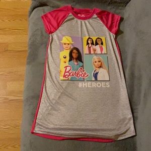 Girls never be worn w/o tags Barbie night gown (8)